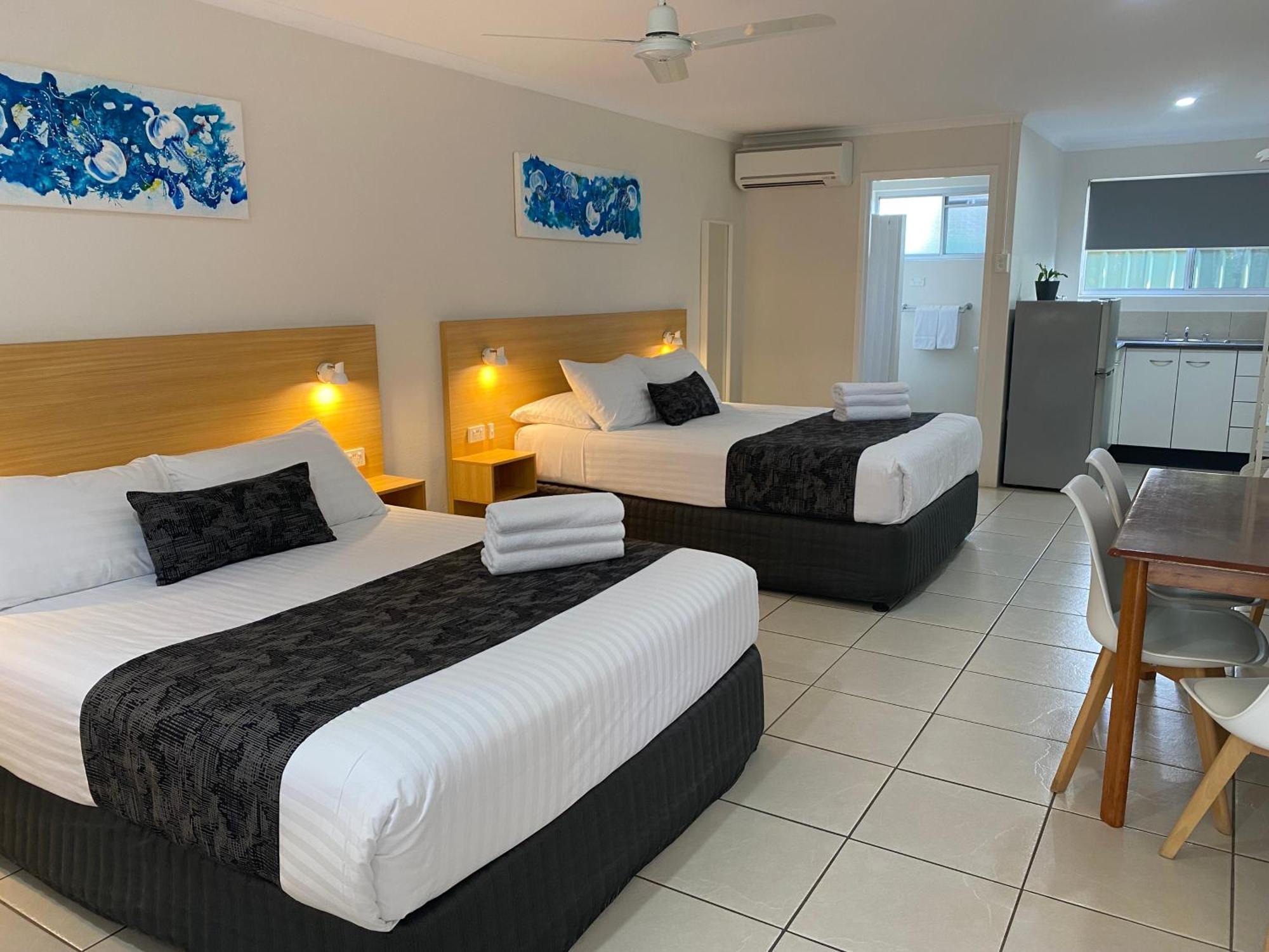 Tin Can Bay Motel Eksteriør bilde